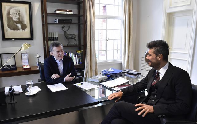 reunión en olivos. El presidente y el conductor más exitoso de la TV se reunieron en Olivos para zanjar diferencias.&nbsp;