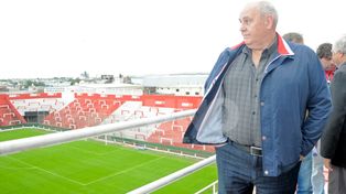 Luis Spahn dijo que su renuncia siempre está a disposición de la comisión