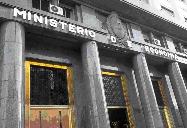Recursos para provincias y municipios se ven afectados por la decisión de Massa.