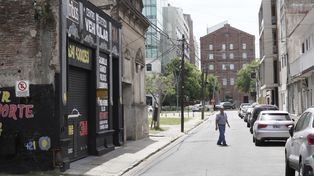 Gorriti hacia el río mezcla construcciones antiguas, recicladas y nuevas.