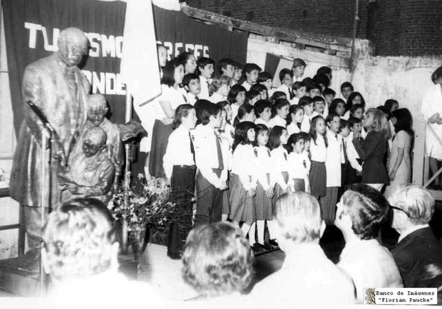 Postales de los 110 años de la escuela Sarmiento