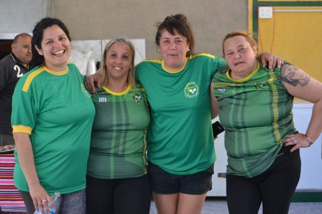 Ellas también. Las pelotaris del club de zona sur.