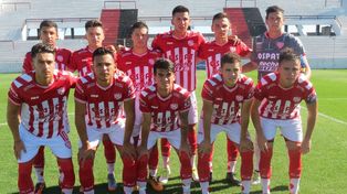 Unión se lo dio vuelta a Patronato y también pelea arriba en Reserva