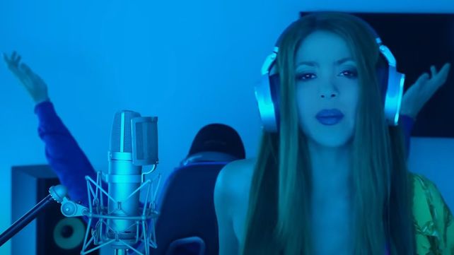 Shakira canta y Bizarrap mueve los hilos de su música de espaldas a la colombiana.