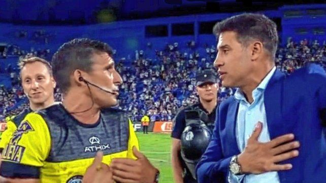 Sebastián Domínguez fue suspendido luego de su cruce con el árbitro Andrés Merlos.