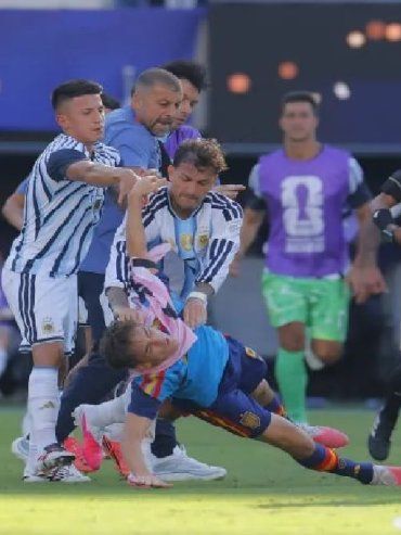Una buena para la Selección Argentina: los sancionados del Mundial podrán cumplir sus suspensiones en amistosos