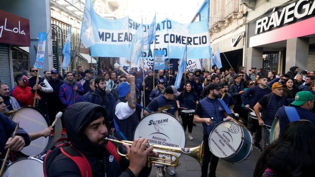 Los mercantiles marcharon por la peatonal Córdoba.