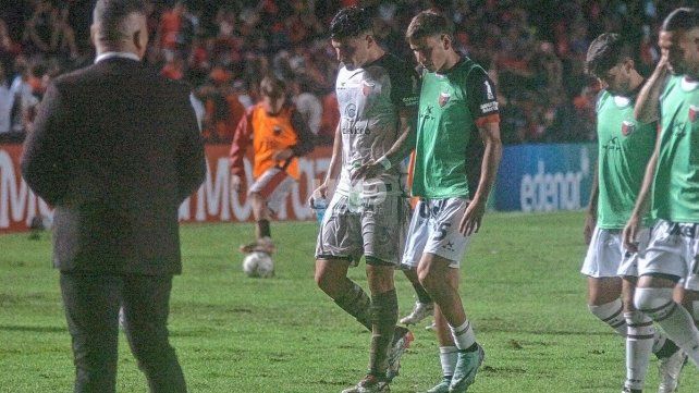 Se menciona que Racing tendría en la mira al volante de Colón Alan Forneris. Se menciona que Racing tendría en la mira al volante de Colón Alan Forneris.