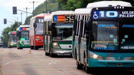 Desde hoy rige el aumento en colectivos en Buenos Aires: los irrisorios precios del boleto respecto a Santa Fe