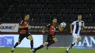Newells no aprovechó las ventajas y terminó empatando con Talleres