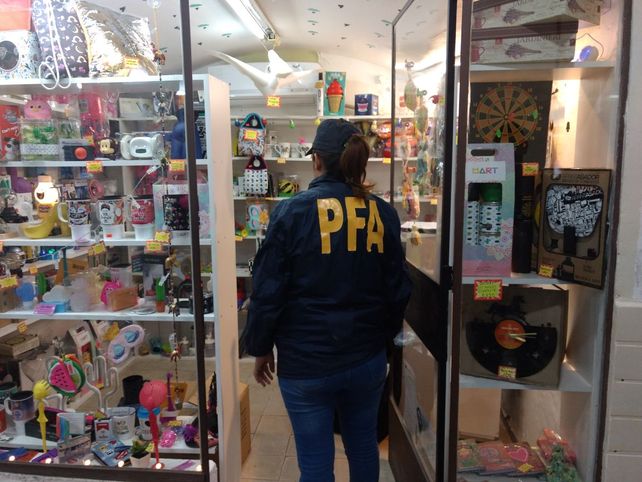 Hubo 12 allanamientos con secuestro de drogas y mercadería de contrabando