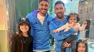 Carlos Lampe publicó el gran gesto de Messi y De Paul con sus hijas