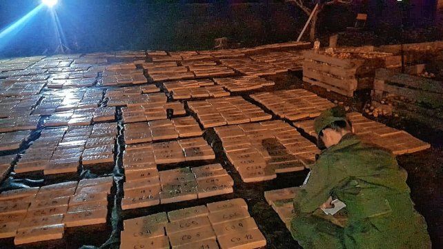 Camionero procesado por llevar casi 2 toneladas de droga entre mandarinas