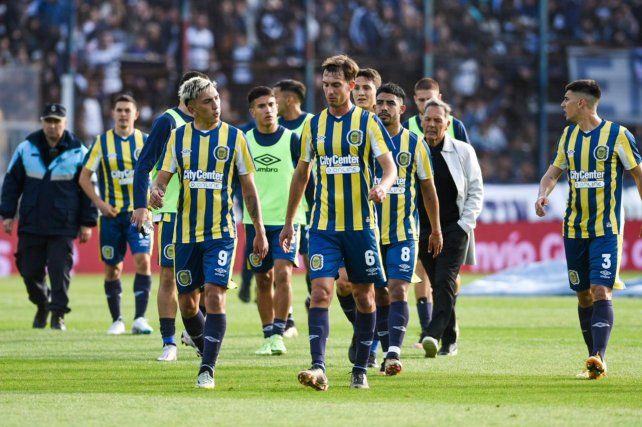 Central sale preocupado de la cancha del bosque. Otra derrota de visitante.