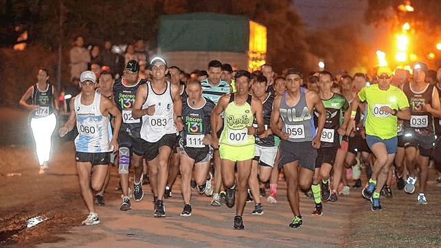 Más de 200 corredores participaron en la 1° Maratón Nocturna en Recreo.