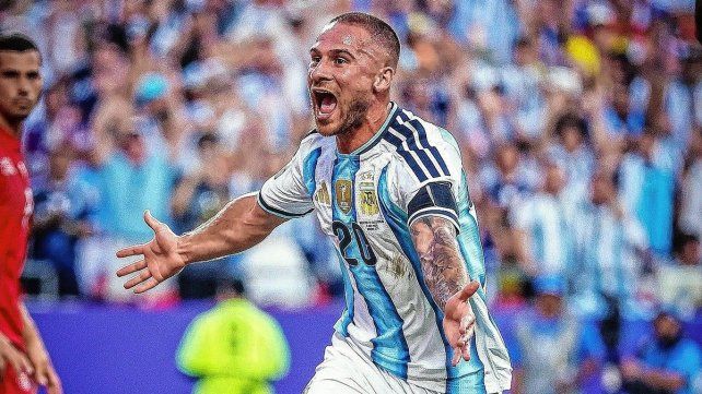 Alexis Mac Allister festeja el gol de la Argentina ante Suiza.