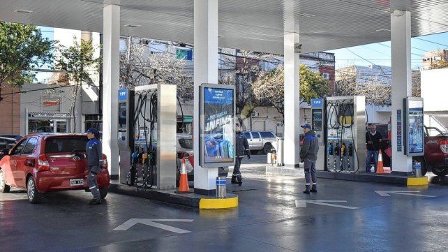 YPF aumento por segunda vez en julio sus combustibles: cómo quedaron las pizarras en la ciudad de Santa Fe