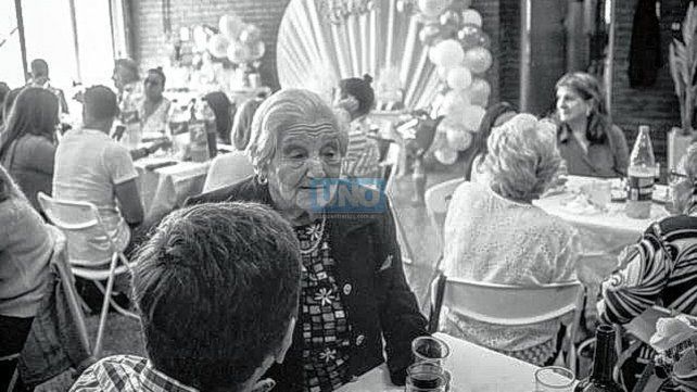 Paula Aranda, la curandera de Patronato, cumplió 100 años