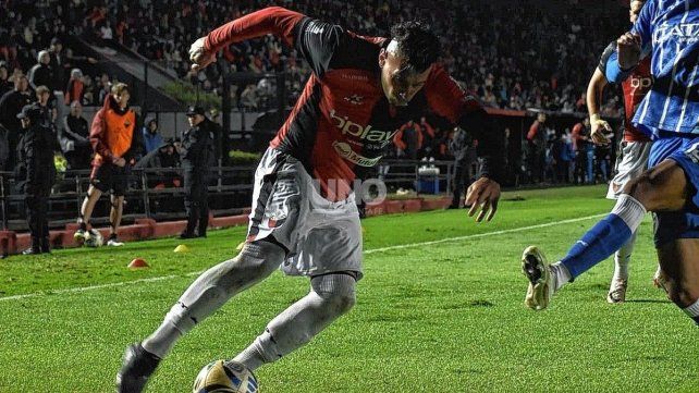 Bonansea, enojado en Colón: Por ahí no cobran penales al ser grandote y estar en el roce