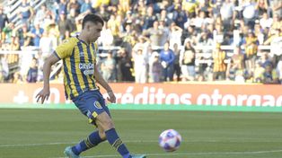 La carta de Central. El pibe Buonanotte, en la más clara ante Banfield. Es el jugador desequilibrante del equipo de Tevez.