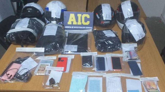 Parte de los elementos secuestrados a los detenidos como cobradores de una red de usura.