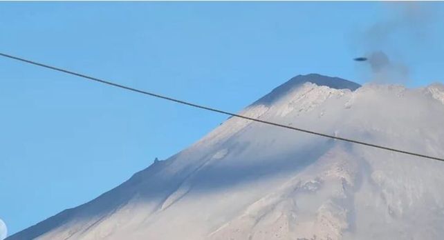 Imagen de un objeto extraterrestre capturada por una usuaria de Twitter.