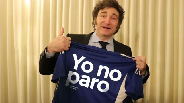 La remera retocada de Javier Milei y el contundente mensaje: Yo no paro
