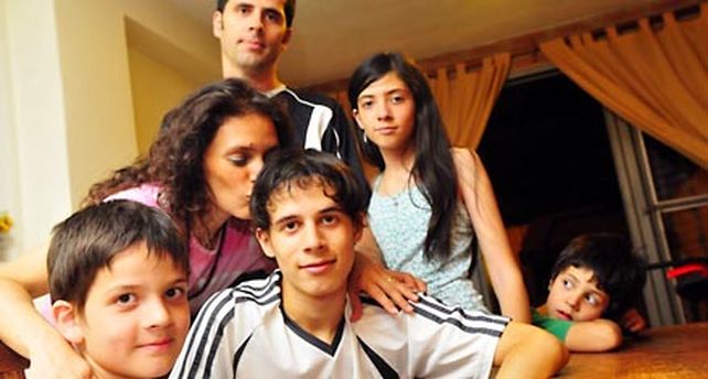 Un mill&oacute;n de d&oacute;lares para salvar  la vida de un chico cordob&eacute;s