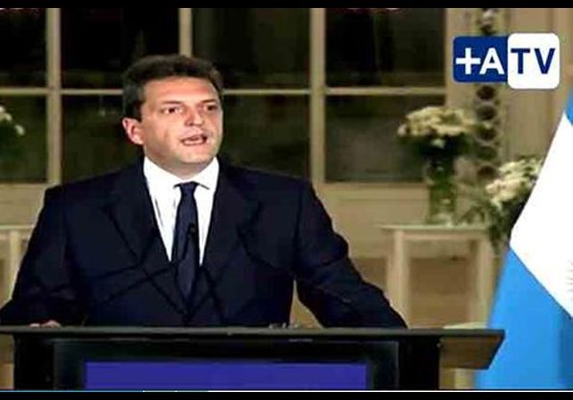 Massa ratificó su postulación para presidente