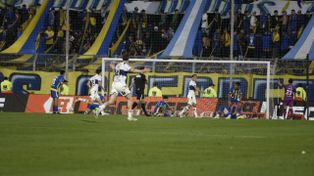 El porrazo de Central y el pedido de los hinchas de que el domingo cueste lo que cueste