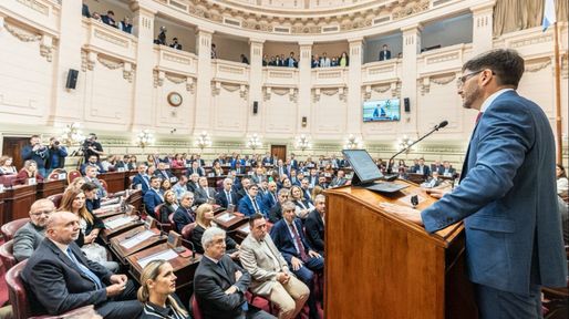 Pullaro abre el período de sesiones ordinarias en la Legislatura
