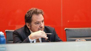 El juez de Garantías de Paraná, Elvio Garzón, dispuso otorgar la prisión preventiva en la modalidad de arresto domiciliario para Kevin Valiente, que es investigado por el presunto delito de Estafa