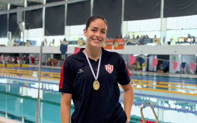 La unionista Malena Santillán logró nuevo récord de campeonato en los 200 metros espalda.