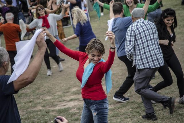 La Revolución de Mayo se celebrará el domingo 25 de mayo en el Parque Alem con la Fiesta del Pastelito