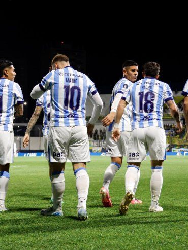 Racing goleó a Defensa y Justicia y se clasificó a 8vos de final