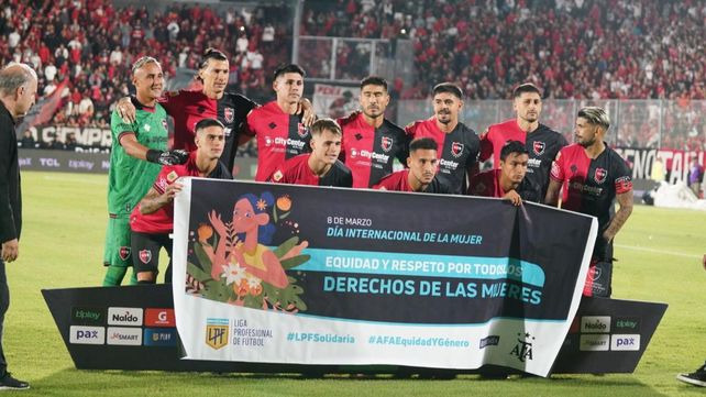 Los once de Newells frente a Belgrano en el Coloso Marcelo Bielsa.