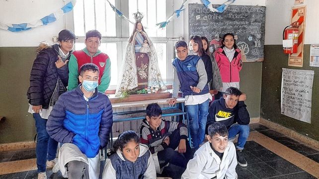 Escuelas. La patrona de la ciudad de Nogoyá bendice a los niños