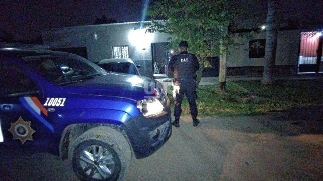 Barrio Los Troncos: rescataron a una mujer privada de su libertad por su pareja