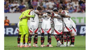 Flamengo cayó ante Fortaleza y llega golpeado al duelo ante Racing