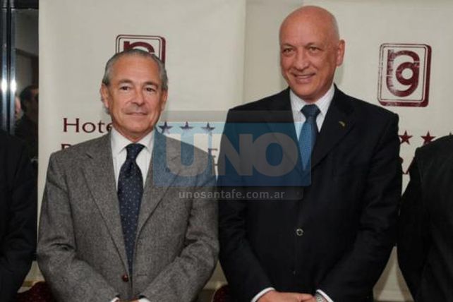 El Ejecutivo quiere convencer a la UCR de aprobar la reforma