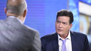 El actor Charlie Sheen reveló que tiene el virus del sida