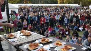 Murió atragantado en un concurso de comer medialunas