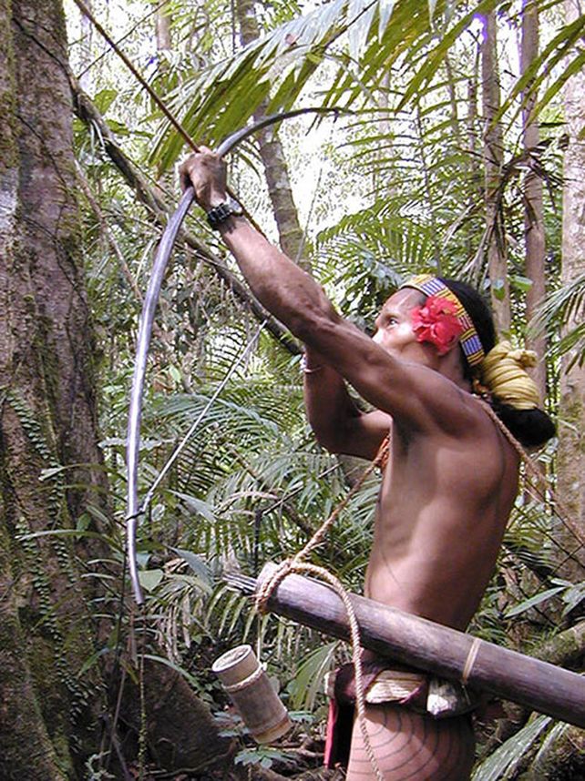 La tribu de dientes afilados que se tatúa y adivina el futuro