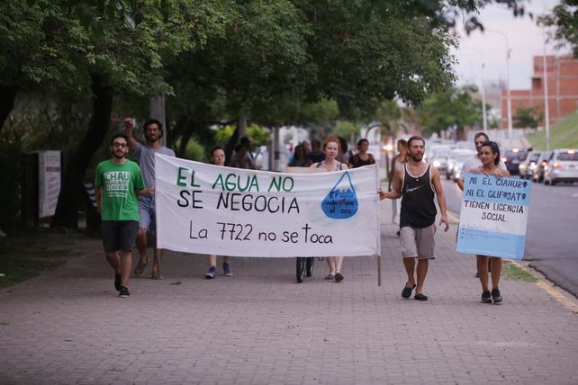 Banderazo en Paraná por la defensa del agua