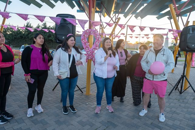 Timbúes realizó actividades por el Octubre rosa y planifica una jornada interdisciplinaria de salud infantil