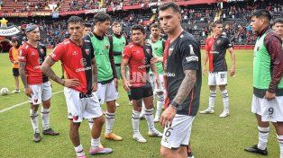 Horas decisivas en Colón: otra rescisión en puerta y continúa la limpieza del plantel
