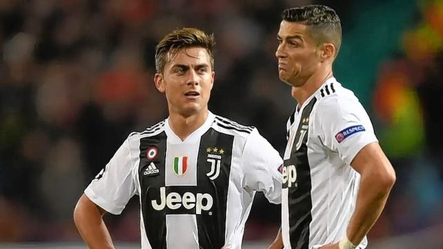 Paulo Dybala y Cristiano Ronaldo podrían alejarse de Juventus. 