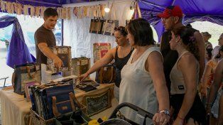La Municipalidad de Paraná organizó la feria de emprendedores y gastronomía durante Semana Santa.