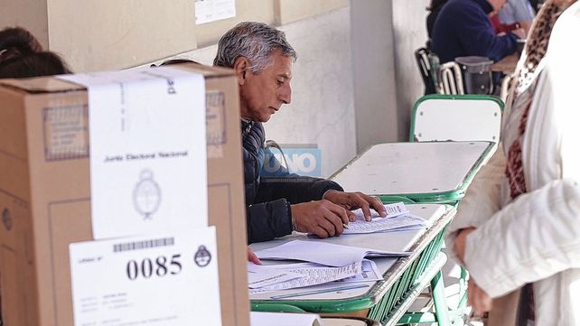 La agenda política pone más distancia con los electores.