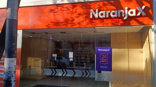 El local de Tarjeta Naranja asaltado este martes a la madrugada.